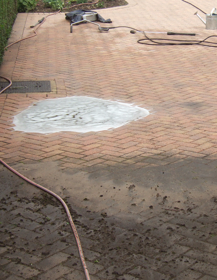 Jet Paving specialise in the cleaning of hard surfaces for domestic and commercial properties, We cover Leeds Wakefield Bradford Halifax Brighouse Huddersfield Mirfield